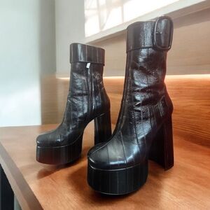 Yves Saint Laurent Boots